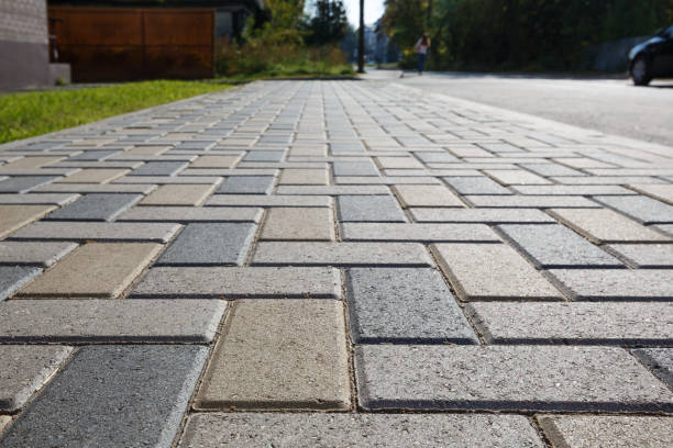 Best Residential Driveway Paver Services  in Inverness, IL